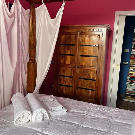 Acomodação com café da manhã  The Rooftop Terrace Two Double With Private Bathrooms And An Equipped Roof Terrace 4*
