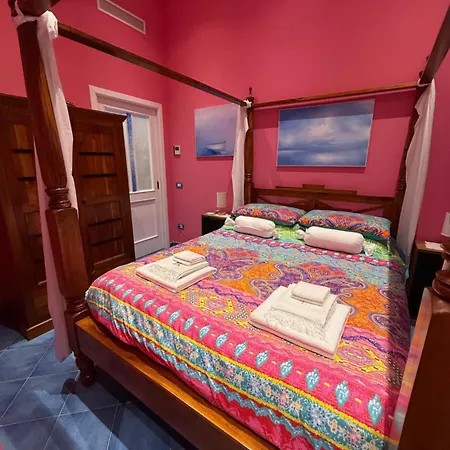 Acomodação com café da manhã  The Rooftop Terrace Two Double With Private Bathrooms And An Equipped Roof Terrace