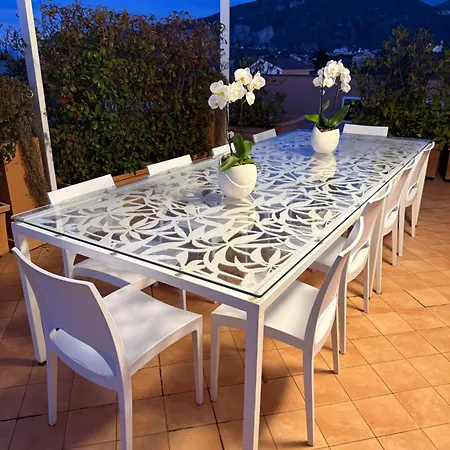 The Rooftop Terrace Double Private Bathrooms And An Equipped Roof Terrace Alojamento de Acomodação e Pequeno-almoço Sant'Agnello