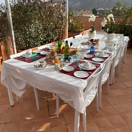 The Rooftop Terrace Two Double With Private Bathrooms And An Equipped Roof Terrace Bed & Breakfast 4*